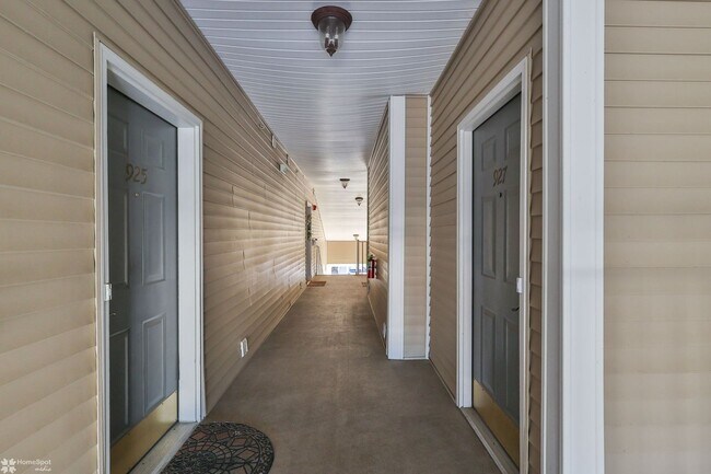 Foto del edificio - Bright, spacious 2-bedroom / 2-bath condo available now!