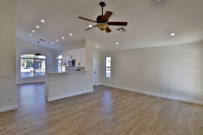 Foto del edificio - 9607 W Hatcher Rd