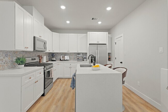 Foto del edificio - 2195 Mansfield St