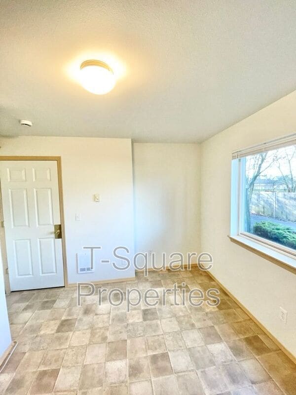 Foto del edificio - 717 Cedar Ave