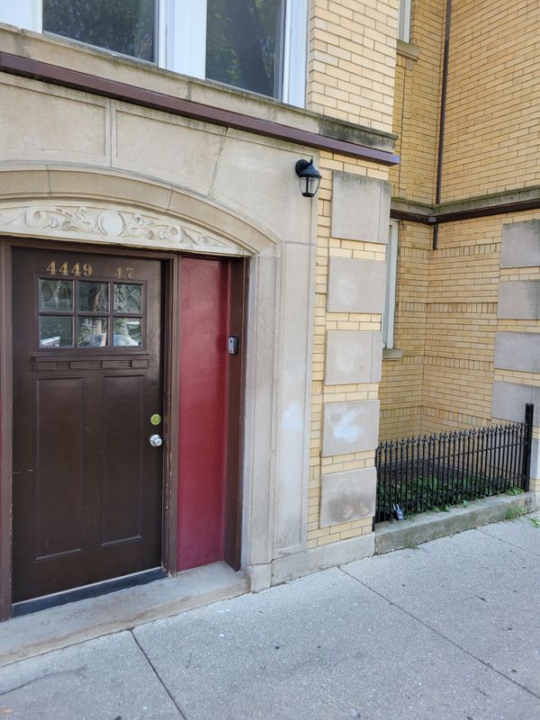 Foto del edificio - 3751 W Sunnyside Ave