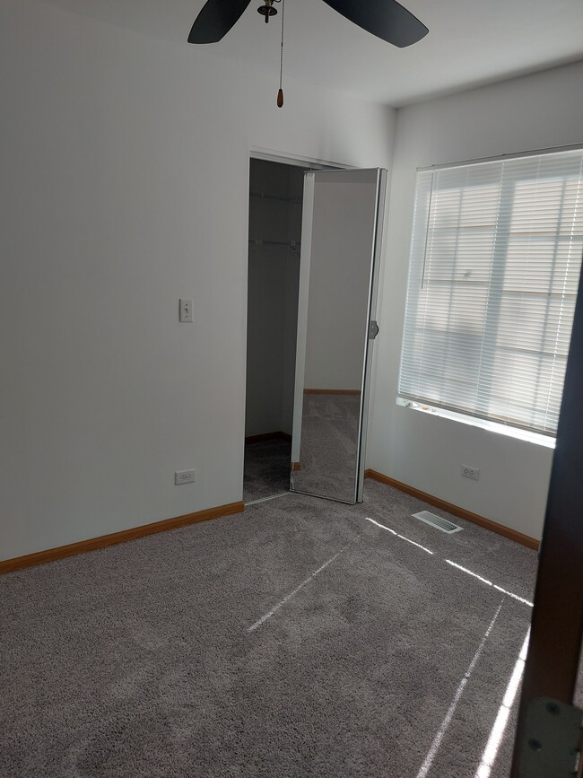 Building Photo - 546 Foxridge Dr