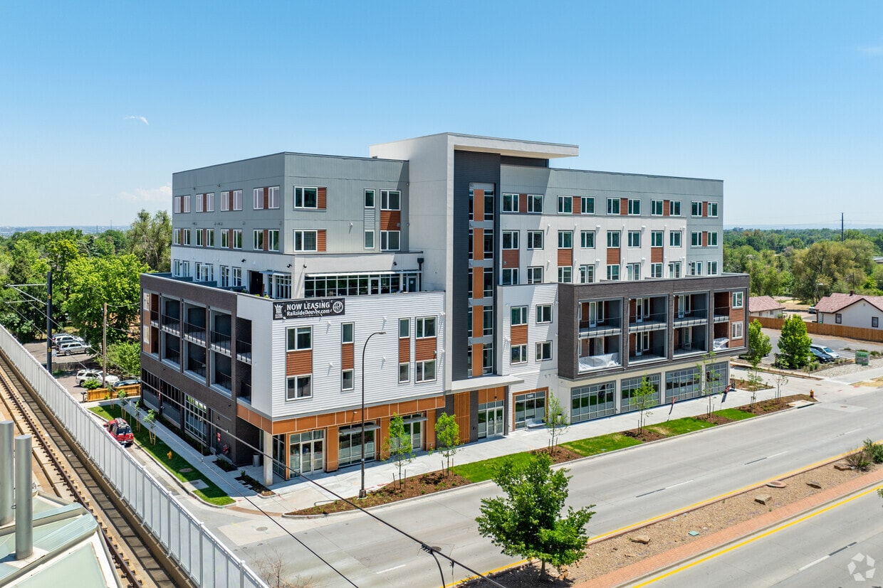 Railside at Wadsworth Station Apartments in Lakewood, CO