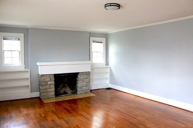 Sala de estar del apartamento B - 210 W Poplar St