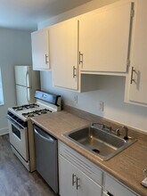 Building Photo - 1211 W 45th St