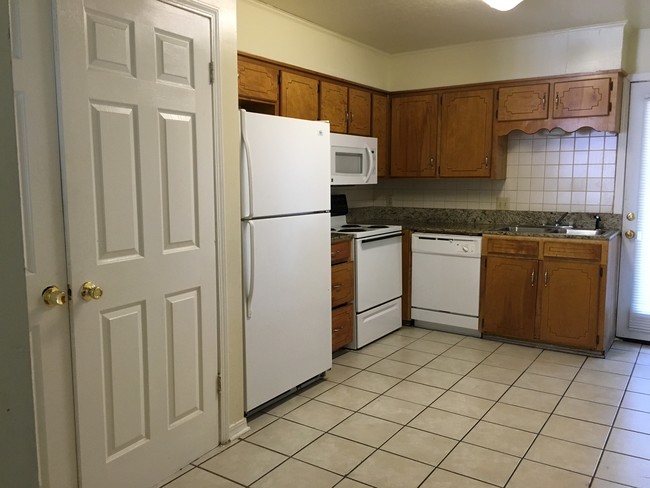 Grand Oaks Apartments - Shreveport, LA | Apartments.com