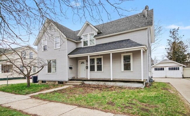 Building Photo - 322 College Ave