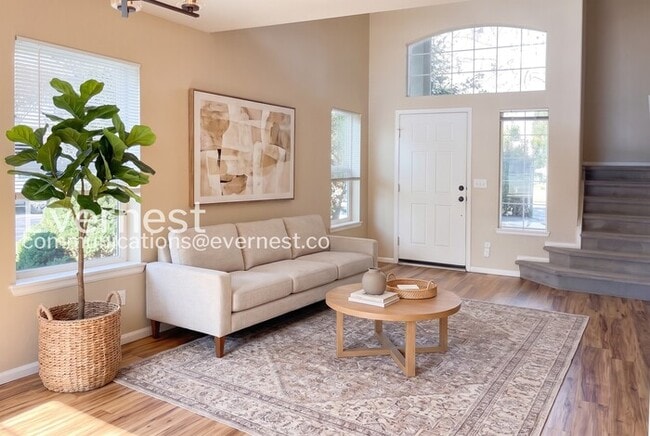 Building Photo - 1121 Fenwick Dr