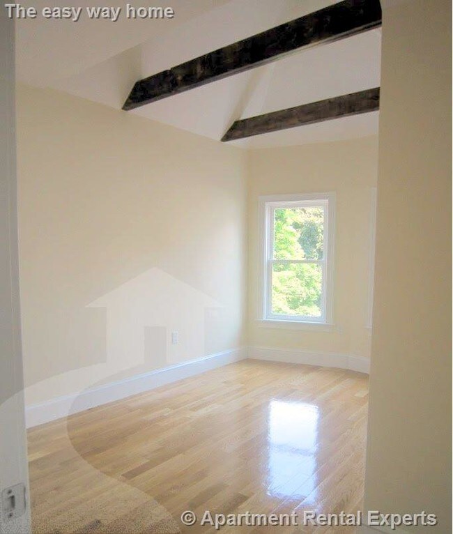 Building Photo - 57 Greenleaf Ave