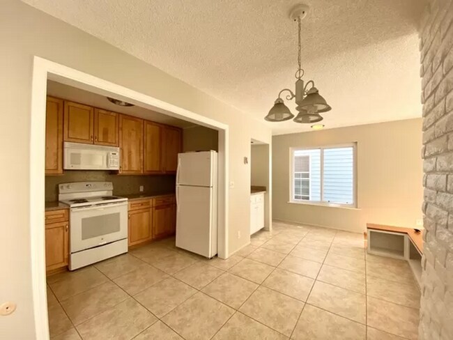 Foto del edificio - 312 E Bay Ave