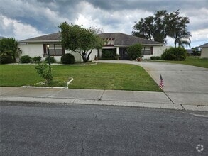 Building Photo - 2014 E View Dr