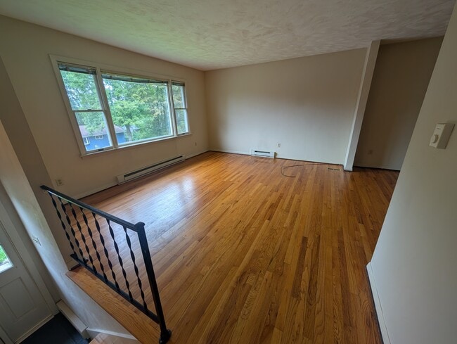Building Photo - 180 Lenor Dr