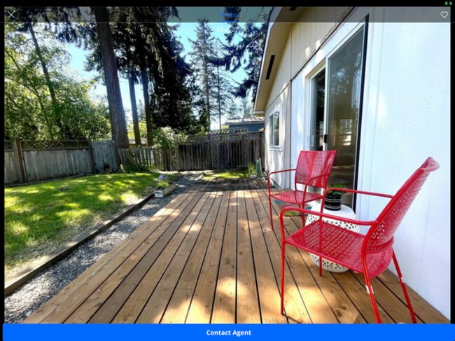 Foto del edificio - 2061 Victoria