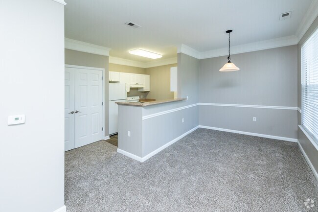 1 habitación, 1 baño - 770 pies cuadrados - Sala de estar - The Marlowe