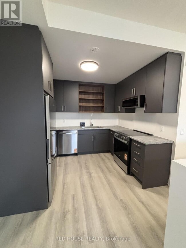 Building Photo - 102 Everett Cmn