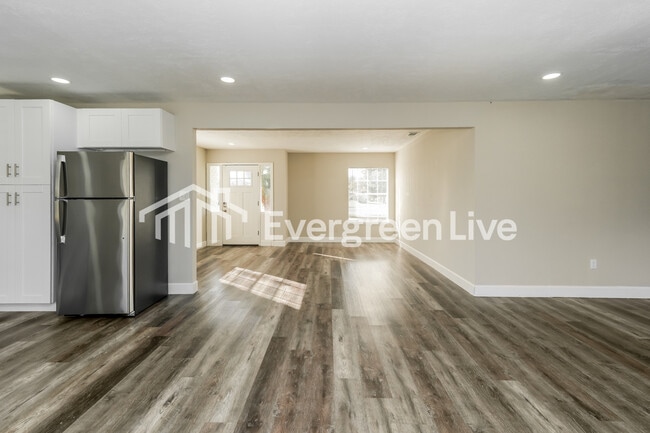 Foto del edificio - 5100 Goose Creek Dr