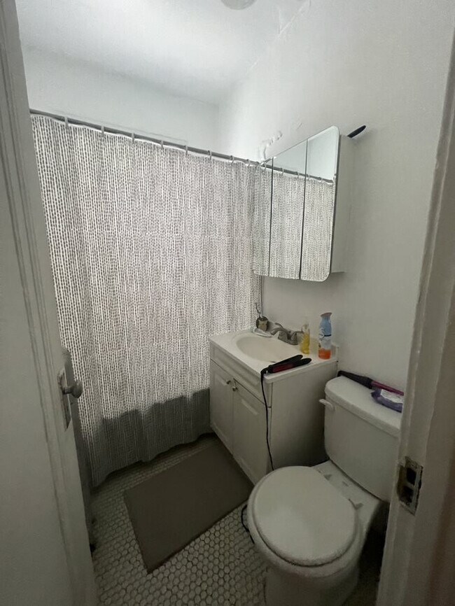 Foto del edificio - 3429 N Marshfield Ave