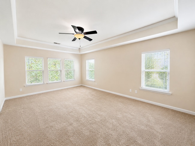 Building Photo - 240 Summer Hill Way