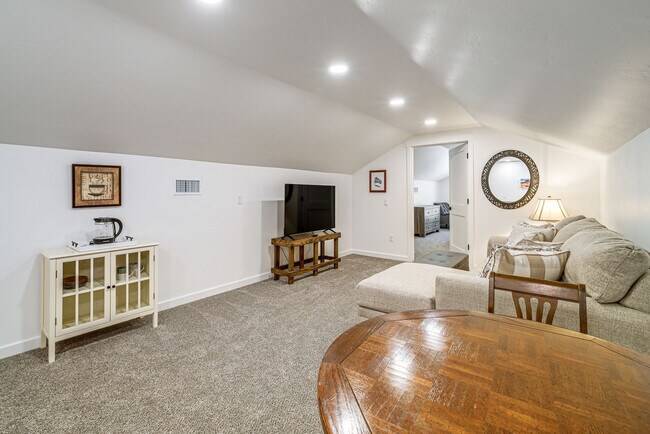 Building Photo - 3561 W Kiltie Loop