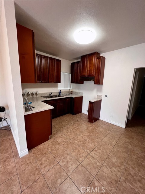 Building Photo - 211 S Olive Ave
