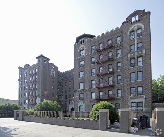 Building Photo - 180 Lenox Rd
