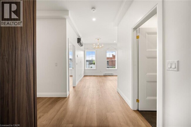 Building Photo - 153 Main St E