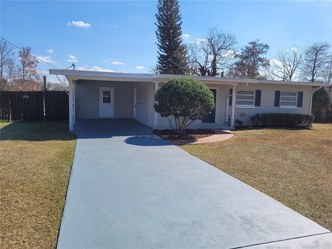 Foto del edificio - 2118 Lake Christie Dr