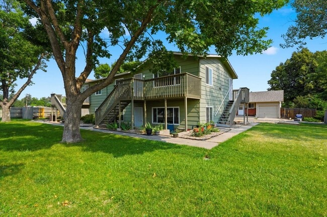 Exterior - 701 Aztec Dr