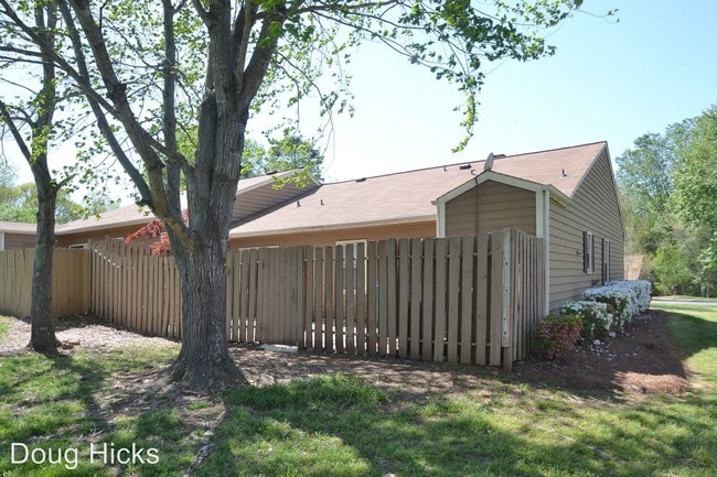 Building Photo - 3 br, 2 bath House - 8317 Summerglen Cir