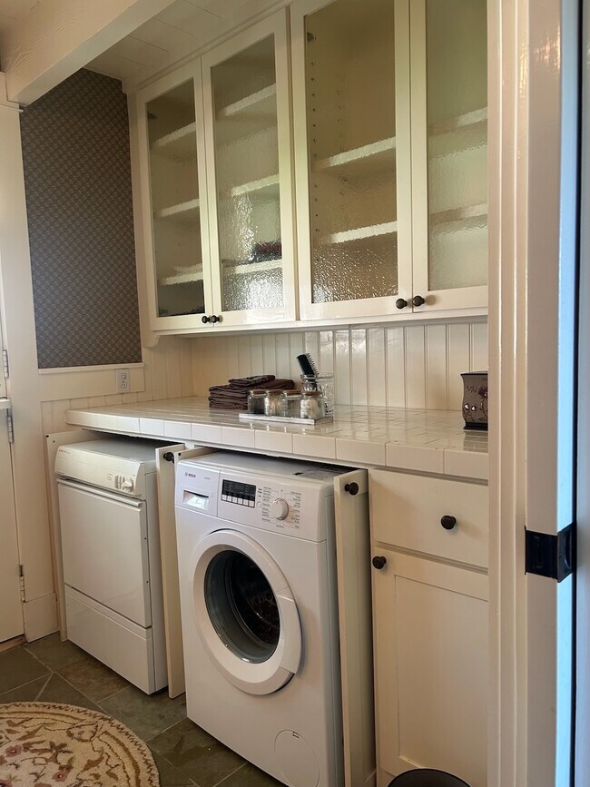 Building Photo - 3838 Paseo Primario