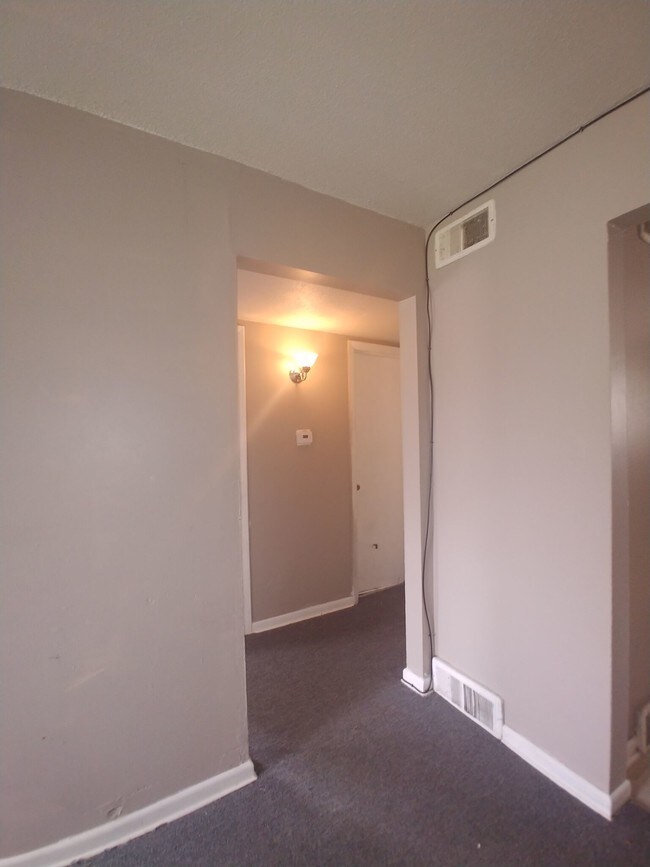 Building Photo - 2600-2610 Van Brunt Blvd