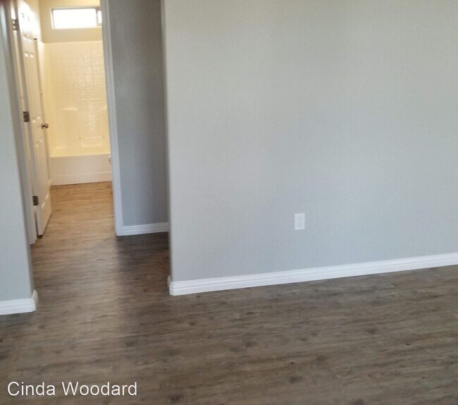 Building Photo - 3 br, 2 bath House - 1867 W Roby Ave