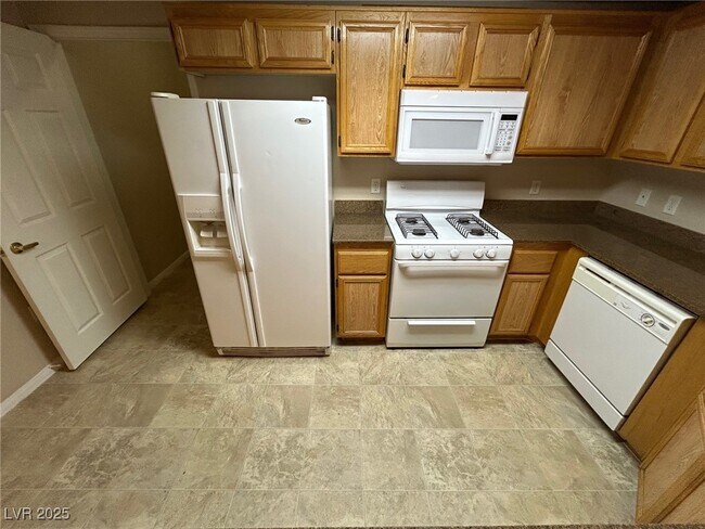 Foto del edificio - 10001 Peace Way