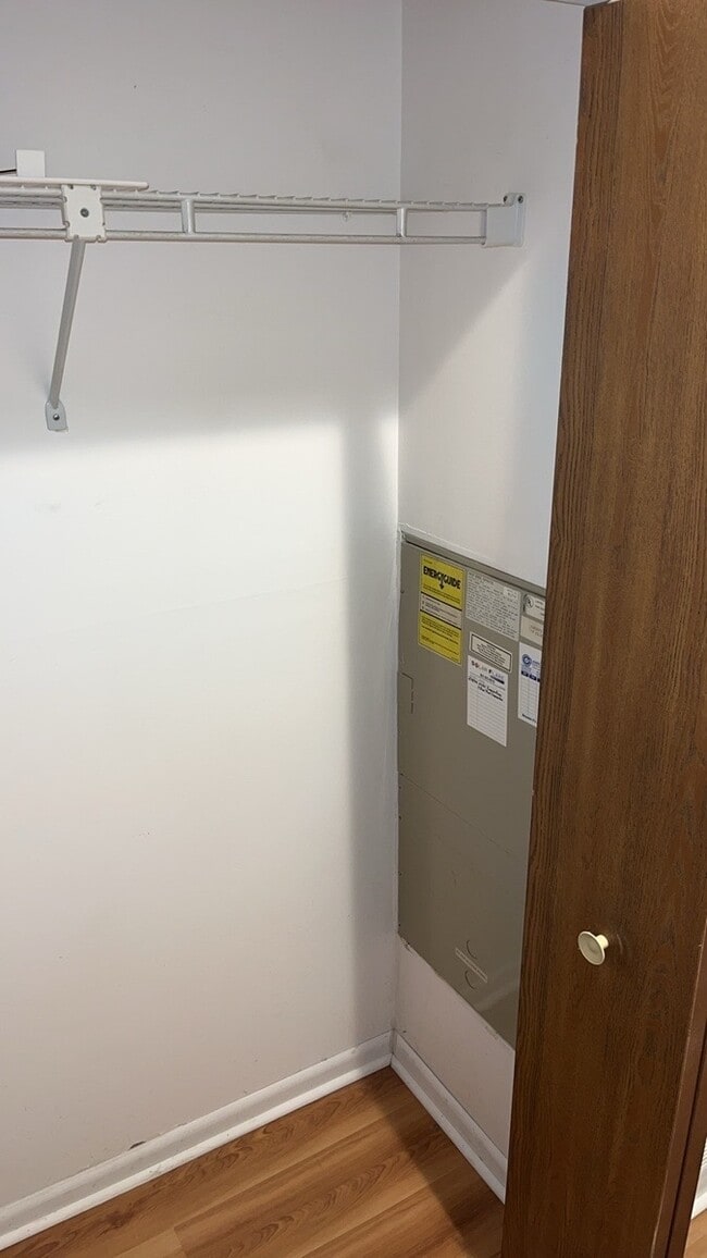 Building Photo - 1420 Lake Pointe Way