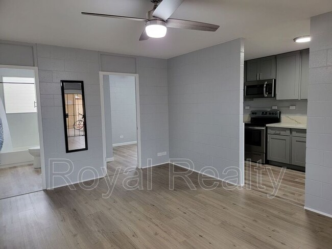 Foto del edificio - 94-245-245 Leowahine St