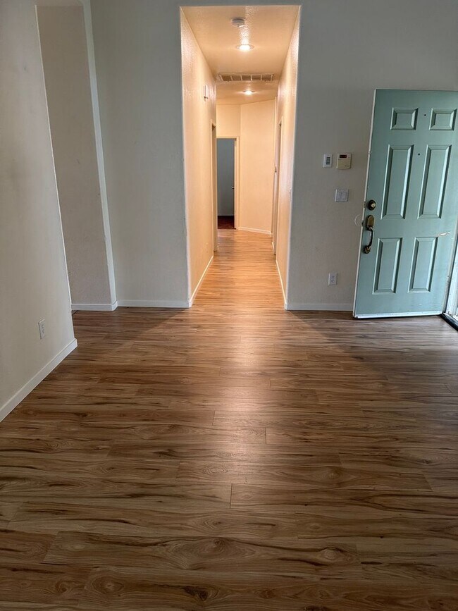 Foto del edificio - 473 Cabernet St