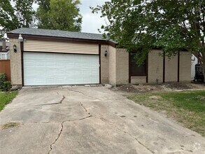 Building Photo - 6311 Dawnridge Dr