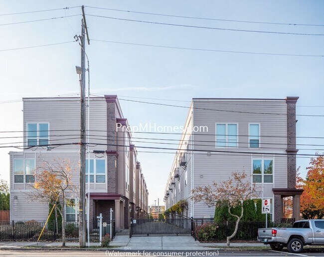 Building Photo - 5127 N Williams Ave