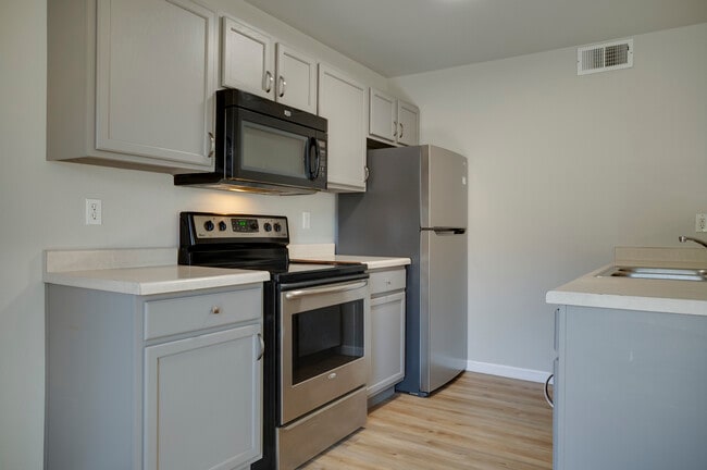 Foto del edificio - 4203 Sunset Ridge Ct