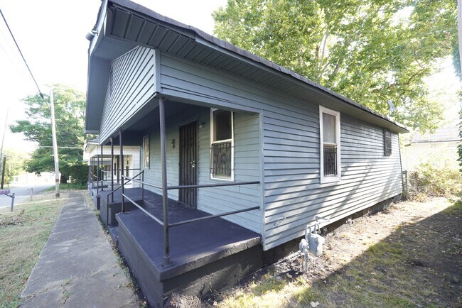 Building Photo - 5625 Terrace Ave