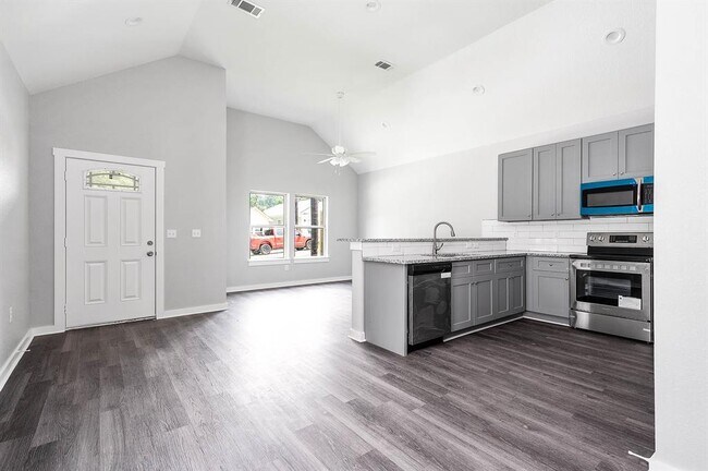 Foto del edificio - 16981 Glenheath St