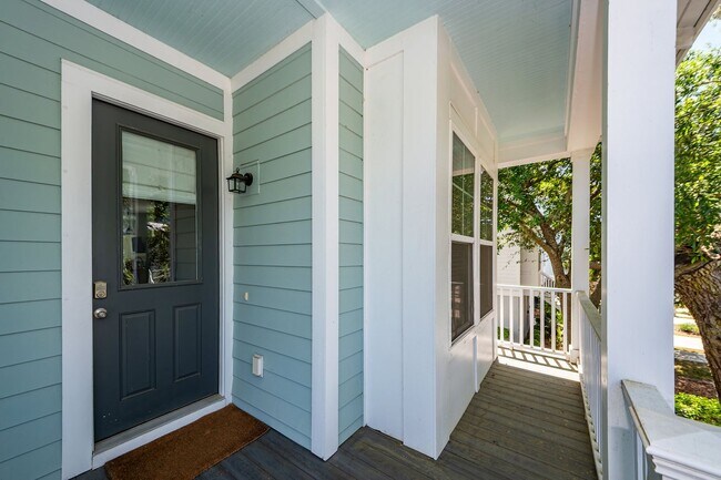 Foto del edificio - 3 Bedroom 3 Bath Single Family Home in Sab...