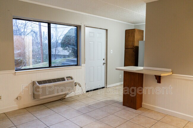 Foto del edificio - 2718 Painter Ave SW
