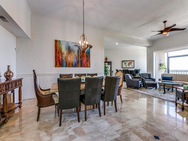 Foto del edificio - 5200 Keller Springs Rd