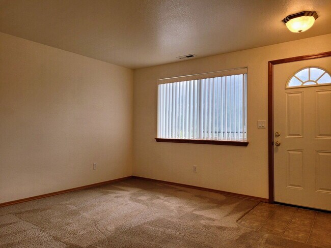 Foto del edificio - 495 Maylea Pl