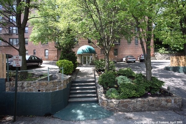 Primary Photo - 55 Halley St