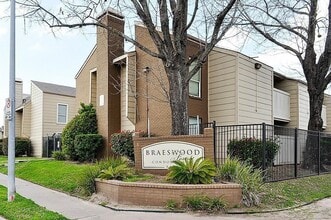 Building Photo - 8100 Creekbend Dr