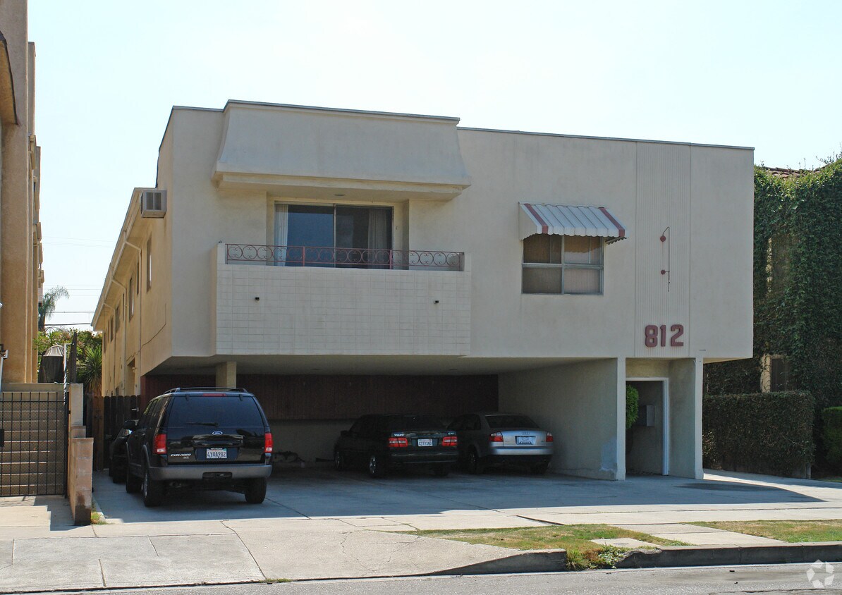 Building Photo - 812 N Alfred St