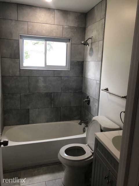 Building Photo - 3 br, 1 bath House - 7268 Evergreen Ave