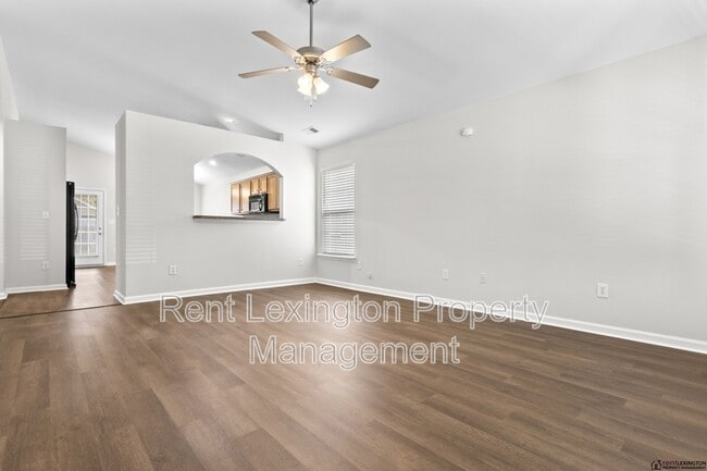 Foto del edificio - 2297 Spurr Rd